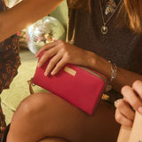 Maren Essential Wallet lifestyle image