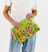 Consuela - Take me out Clutch - Buzzy