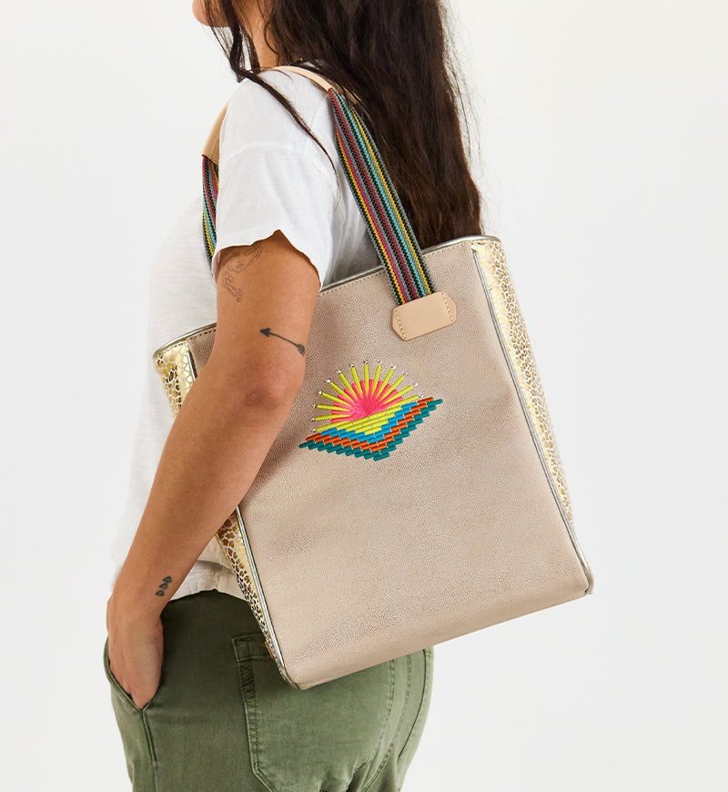 Consuela - Chica Tote - Fuzzy