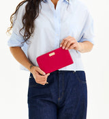 Maren Essential Wallet lifestyle view