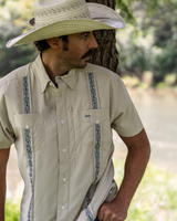 Guayabera Libre in Noche Cuero view 3