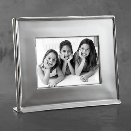 Beatriz Ball - Frames - Frame Jason Horizontal 5’’x7’’