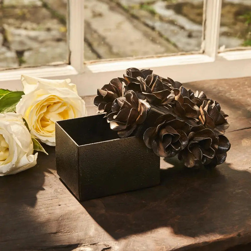 Jan Barboglio - Decorative - Flores Box